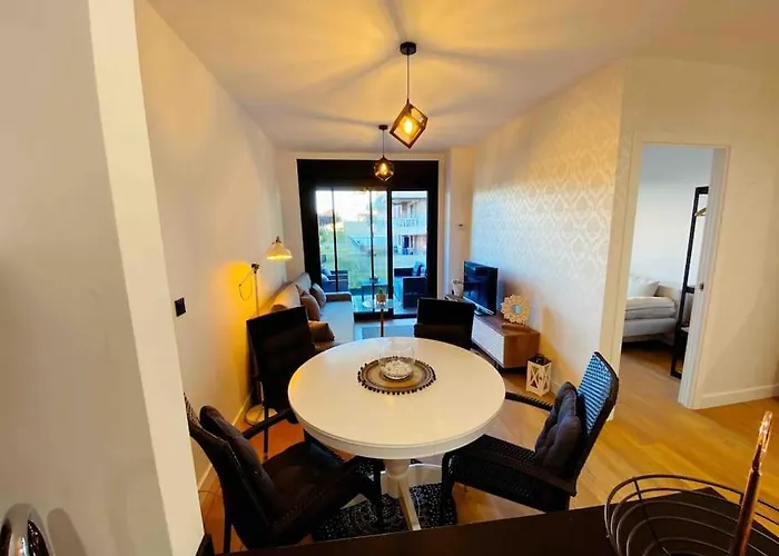 En Edificio Nuevo Con Piscina * Portonovo