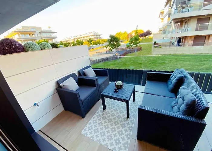 En Edificio Nuevo Con Piscina Appartement Portonovo