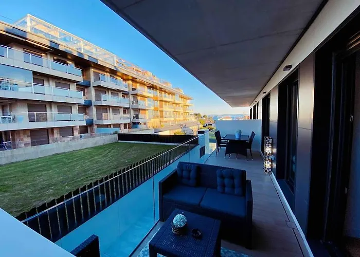 En Edificio Nuevo Con Piscina * Portonovo