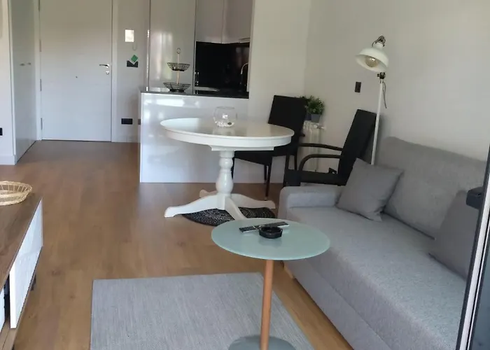 En Edificio Nuevo Con Piscina Portonovo